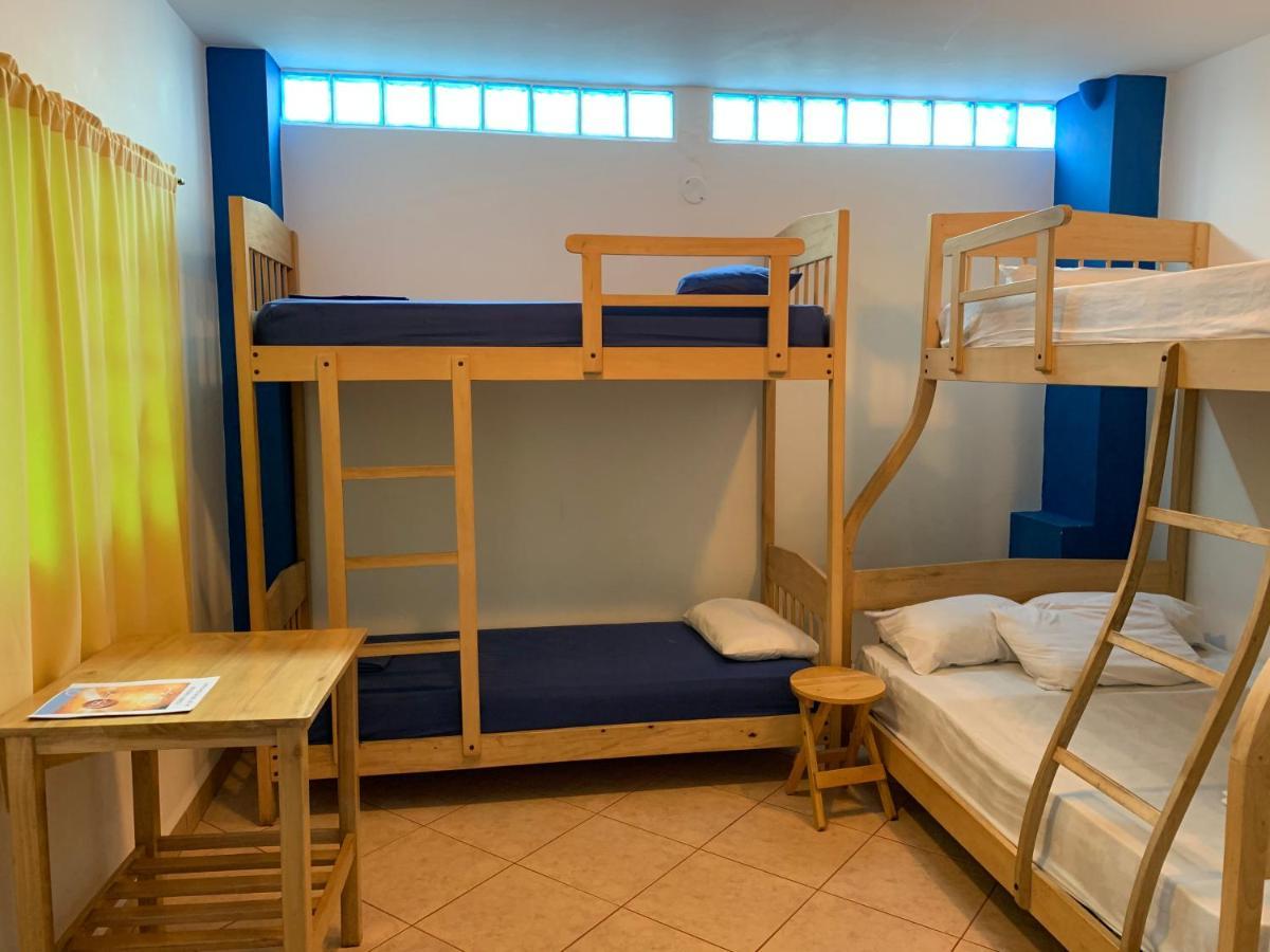 Hostal Yaku Montañita Buitenkant foto