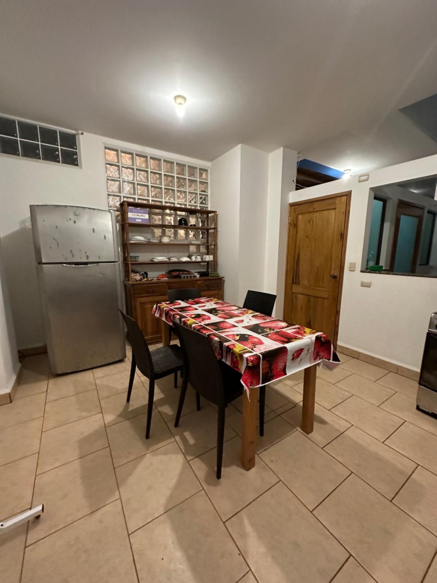 Hostal Yaku Montañita Buitenkant foto