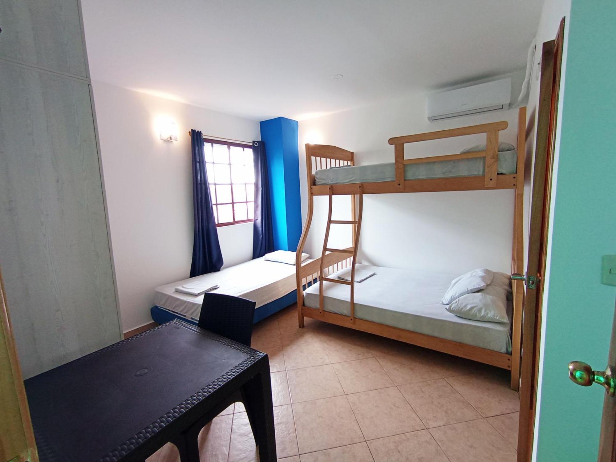 Hostal Yaku Montañita Buitenkant foto