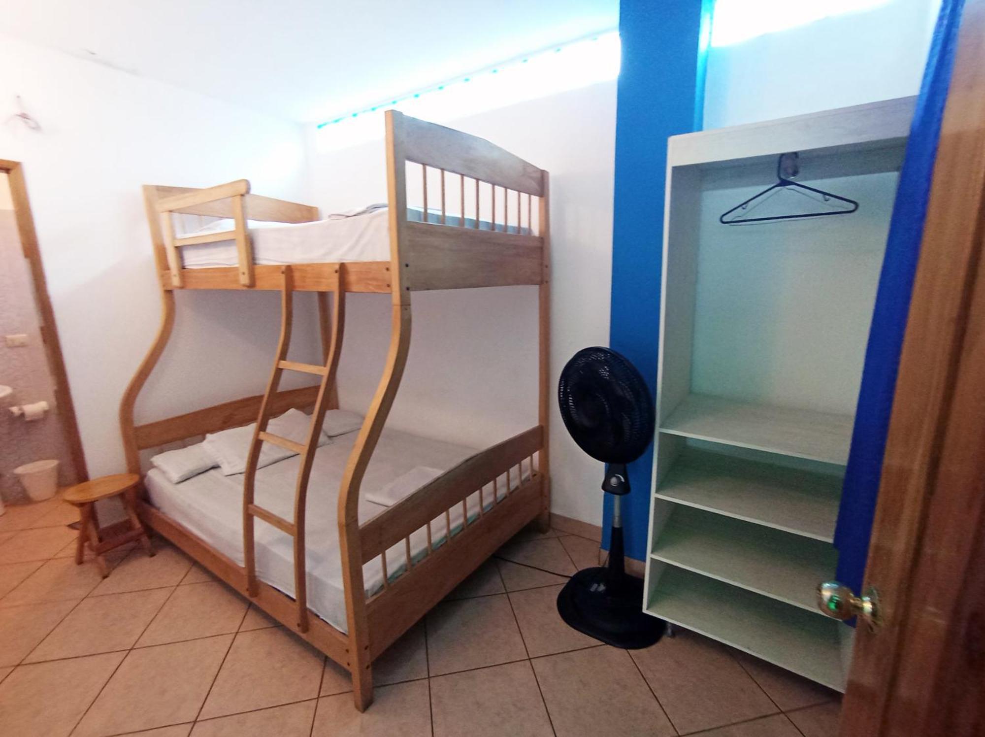 Hostal Yaku Montañita Buitenkant foto
