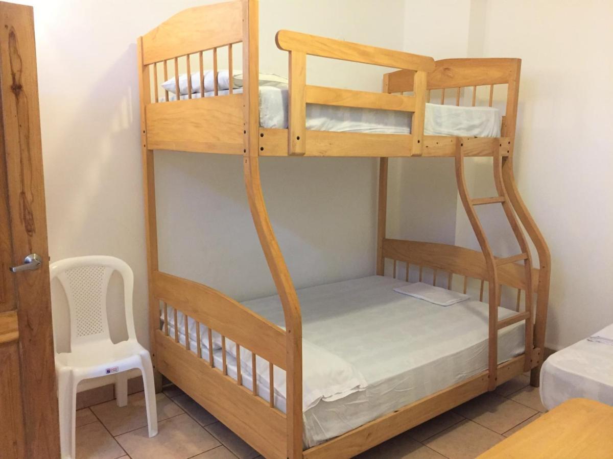 Hostal Yaku Montañita Buitenkant foto