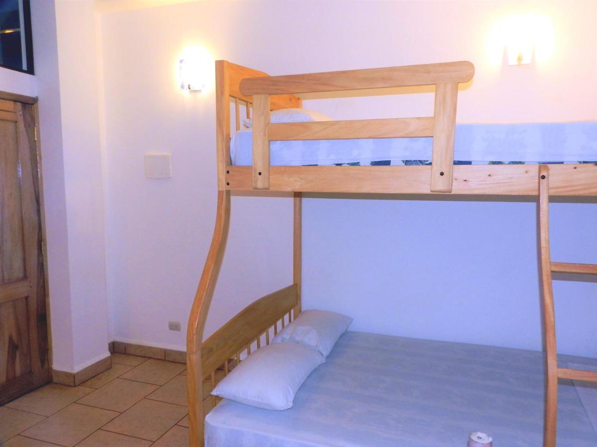 Hostal Yaku Montañita Buitenkant foto